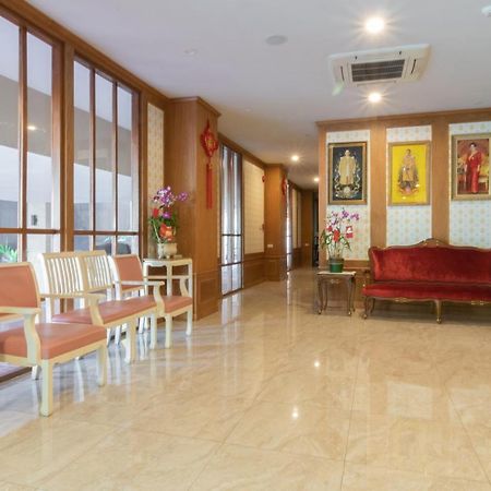 J&Y Hotel Latphrao 35 Bangkok Eksteriør billede