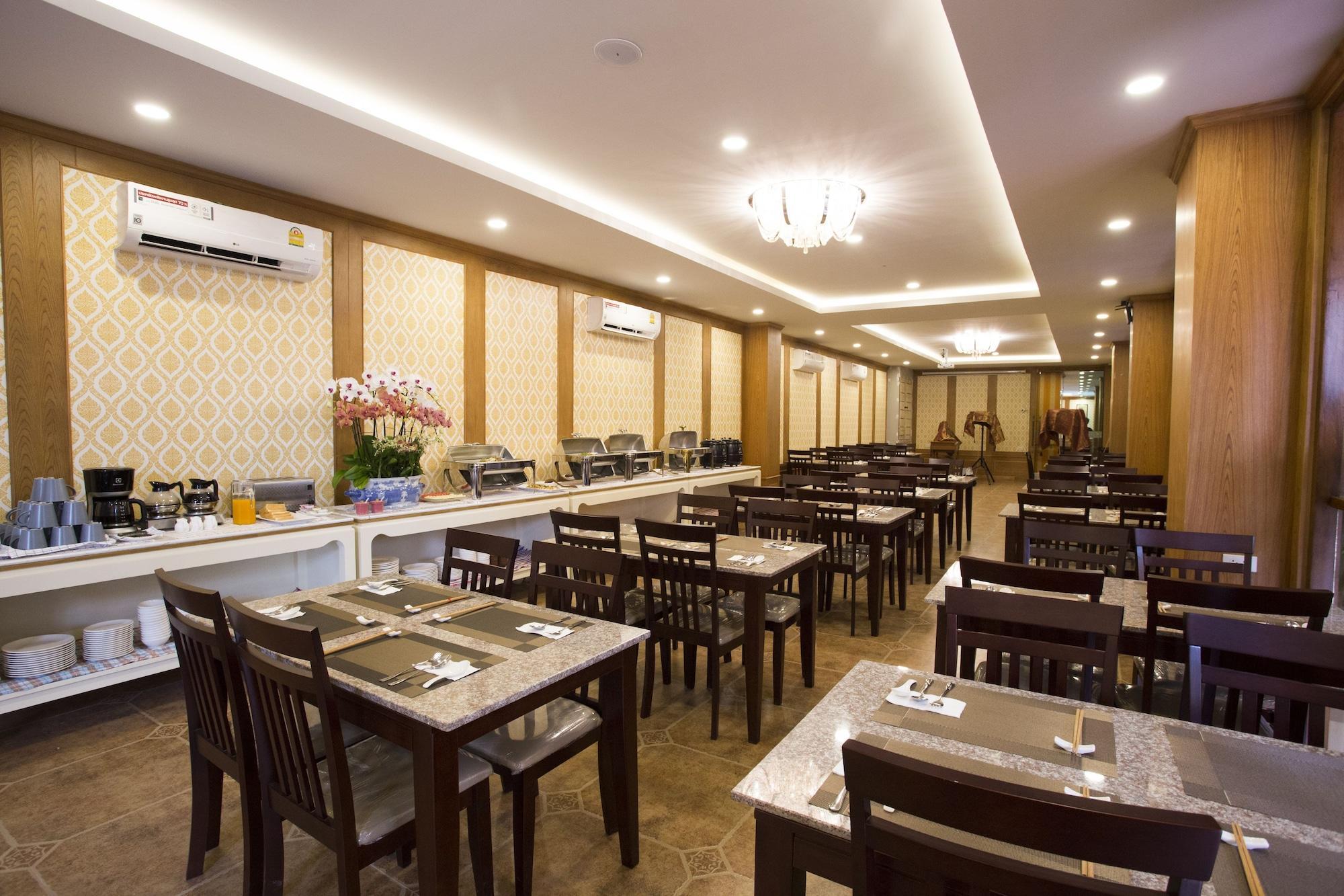J&Y Hotel Latphrao 35 Bangkok Eksteriør billede
