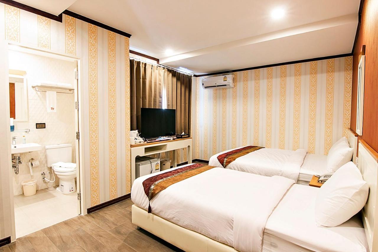 J&Y Hotel Latphrao 35 Bangkok Eksteriør billede